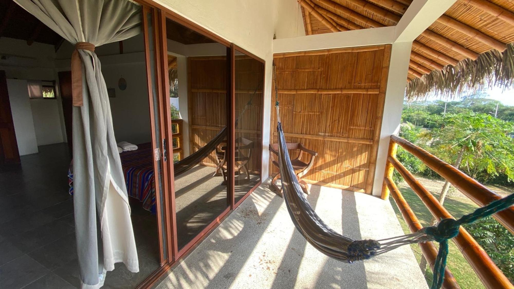 Hosteria Guachapeli Лас-Тунас Экстерьер фото