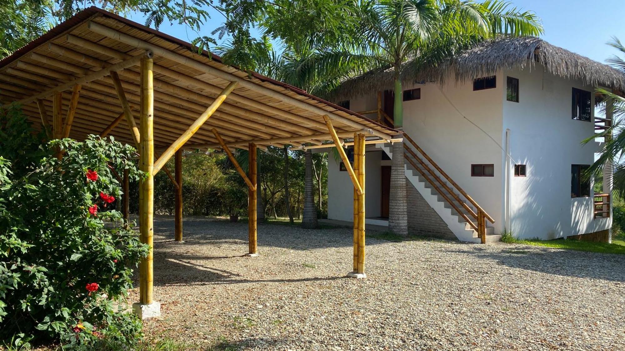 Hosteria Guachapeli Лас-Тунас Экстерьер фото